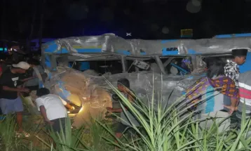 11 Killed in Train-Minibus Collision in Lumajang, East Java