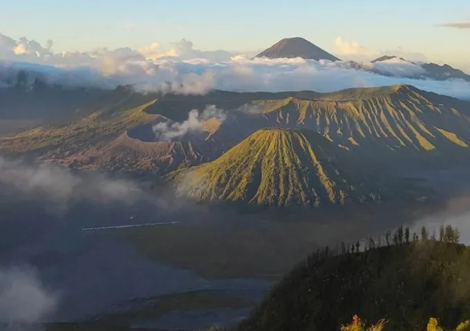 Indonesia Menempati Peringkat Pertama Negara dengan Gunung Berapi Aktif  Terbanyak di Dunia