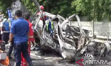 Penampakan Mobil Gran Max yang Hangus dalam Kecelakaan di KM 58 Tol Jakarta-Cikampek