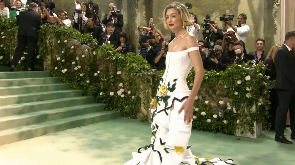 Karpet Merah Met Gala 2024 Bertabur Nuansa Bunga, dari Gigi Hadid hingga Zendaya