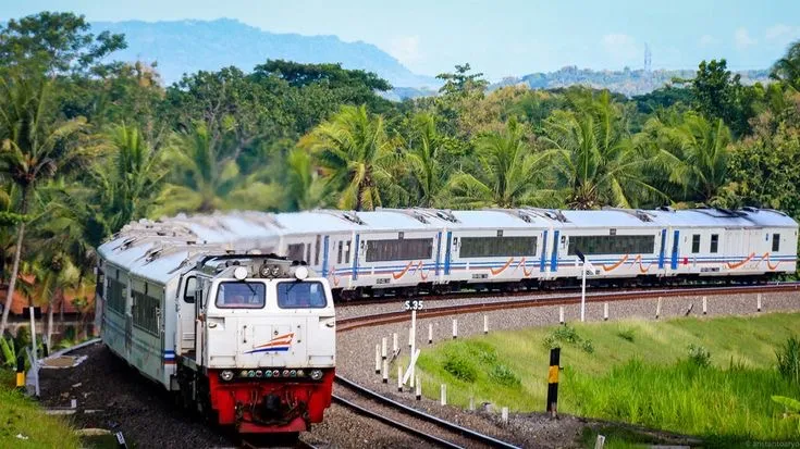 Mulai 1 Juli, KAI Ubah Jadwal dan Stasiun Pemberhentian Kereta Api