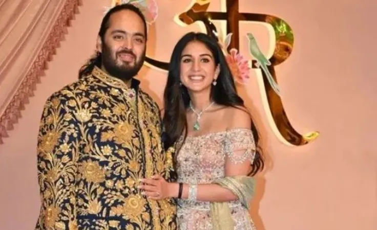 Momen Manis Mantan Pengasuh Hadiri Pernikahan Anant Ambani