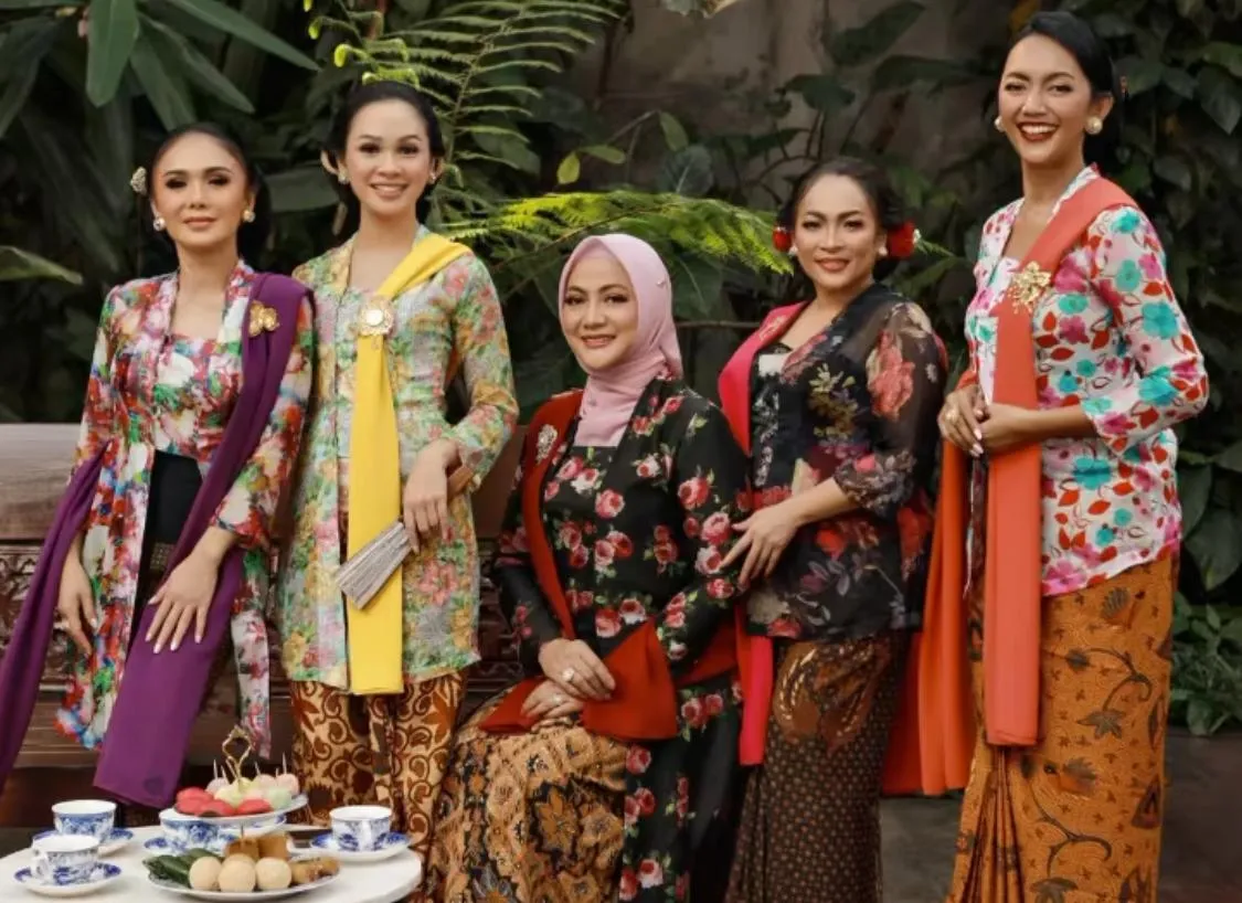 Sejarah Hadirnya Kebaya dan Perkembangannya di Indonesia