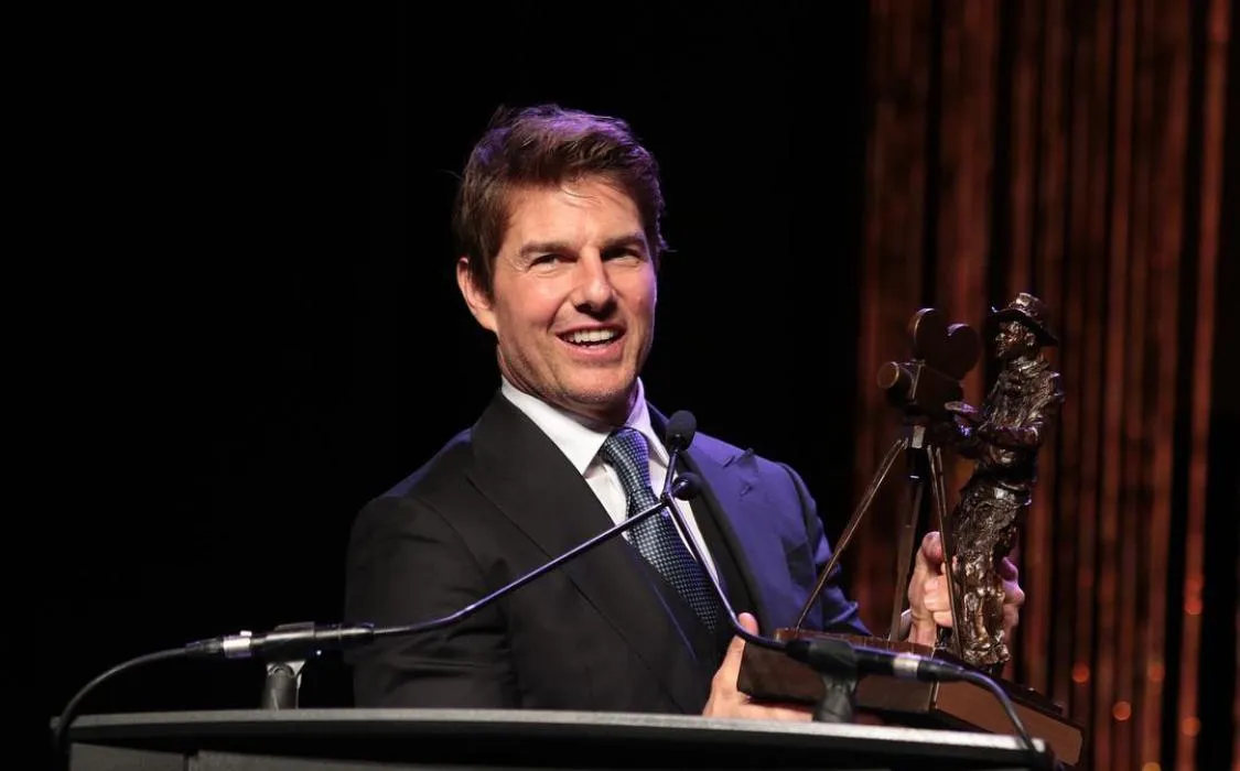 Tom Cruise Dikabarkan Akan Tampilkan Aksi Skydive di Penutupan Olimpiade 2024