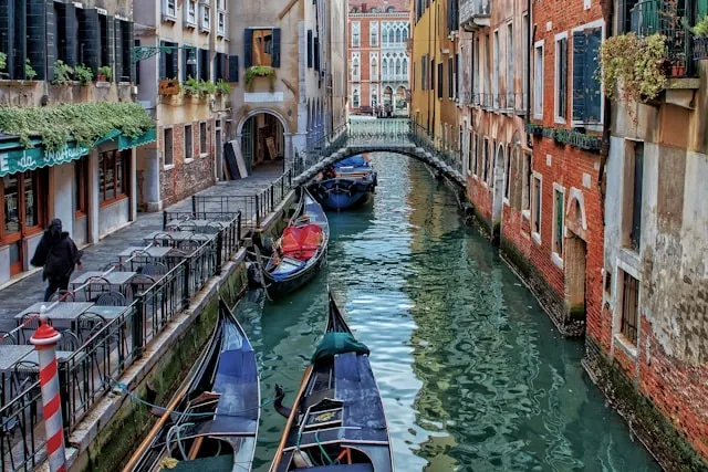 Venesia Buka Lowongan Pendayung Gondola, Segini Gaji Fantastisnya