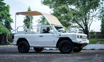 Modification of Pindad's Maung for Pope Francis as Directed by Prabowo