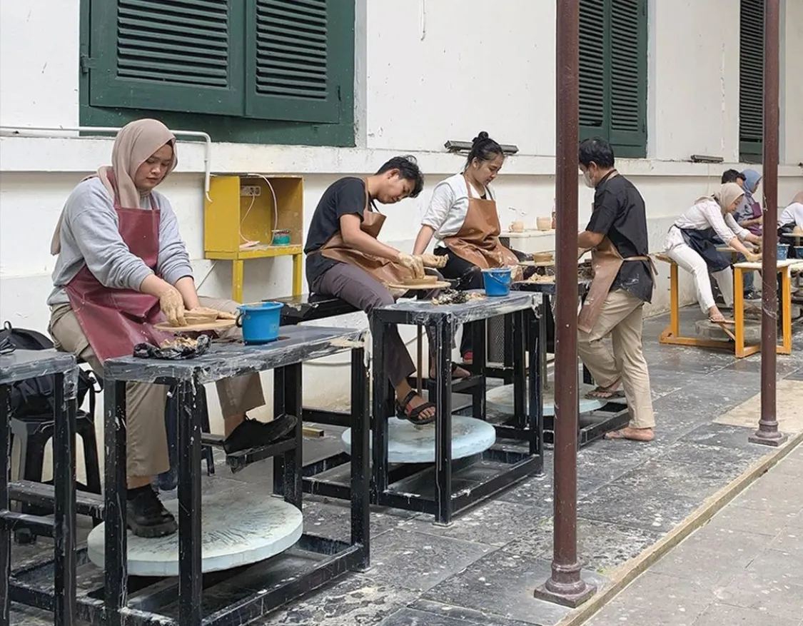 Aktivitas yang Bisa Dilakukan saat Berkunjung ke Museum Seni Rupa dan Keramik Jakarta