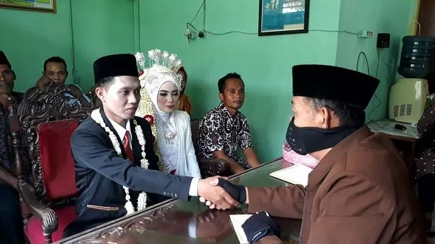 Ini Plus Minus Nikah Cuma di KUA dan Tanpa Resepsi