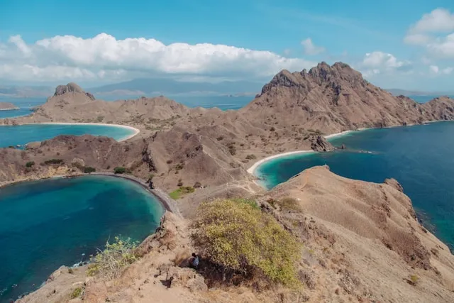 Pulau Padar Labuan Bajo Masuk Daftar Pendakian Terbaik di Asia Versi Time Out