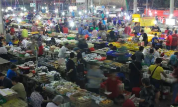 Berburu Kue Murah Meriah di Pasar Senen