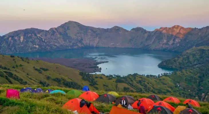 Non-Hiking Tourism in Rinjani Temporarily Closed Due to Extreme Weather