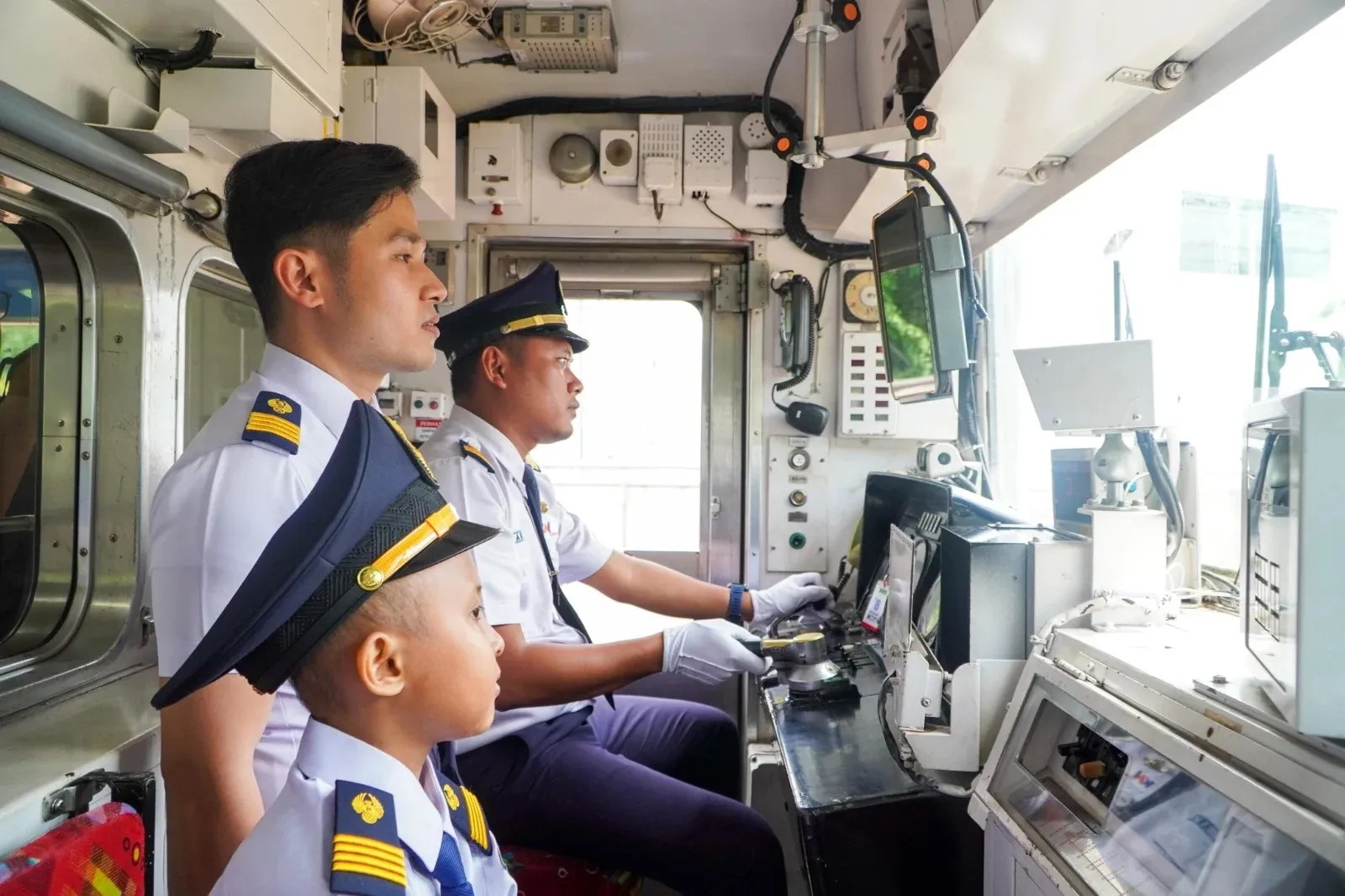 Cerita Menyentuh Anak Penderita Kanker Hati Nikmati Pengalaman Jadi Masinis Commuter Line