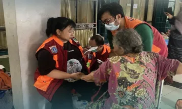 Pemprov Jakarta Siagakan Posko Kesehatan di Lokasi Pengungsi Banjir